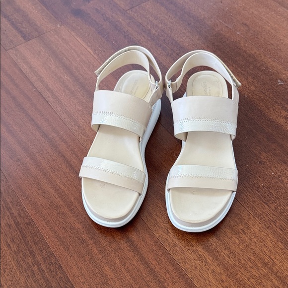 Cole Haan Cream platform Sandals size 8 - Picture 1 of 9